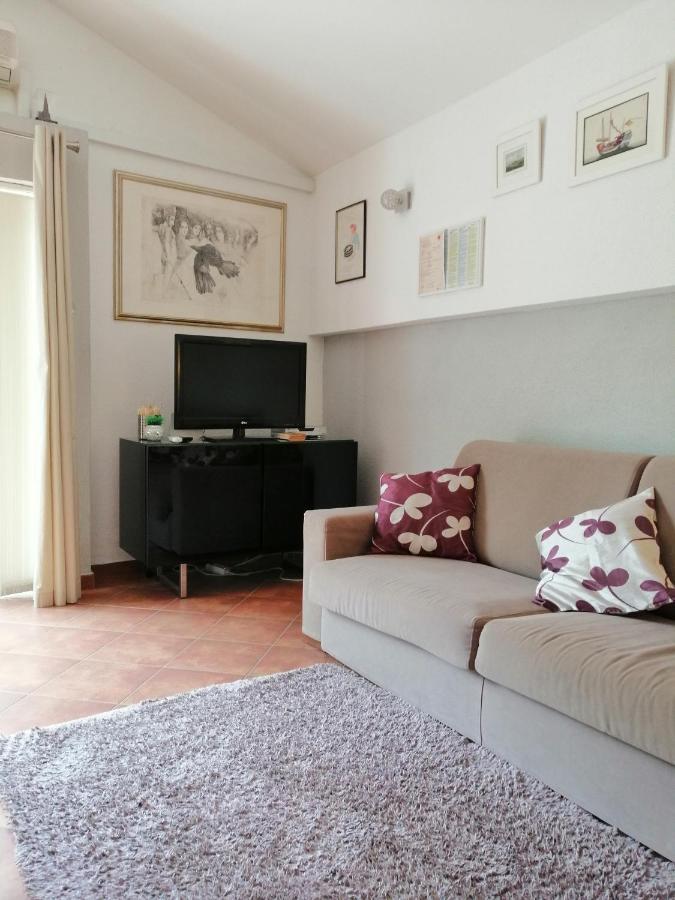Apartment Džoni Split Buitenkant foto